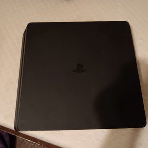 Playstation 4 slim
